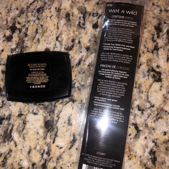 MAKEUP BUNDLE Lancome Blush Subtil EVERY DAY CORAL + Wet n Wild CONTOUR BRUSH - Picture 2 of 4